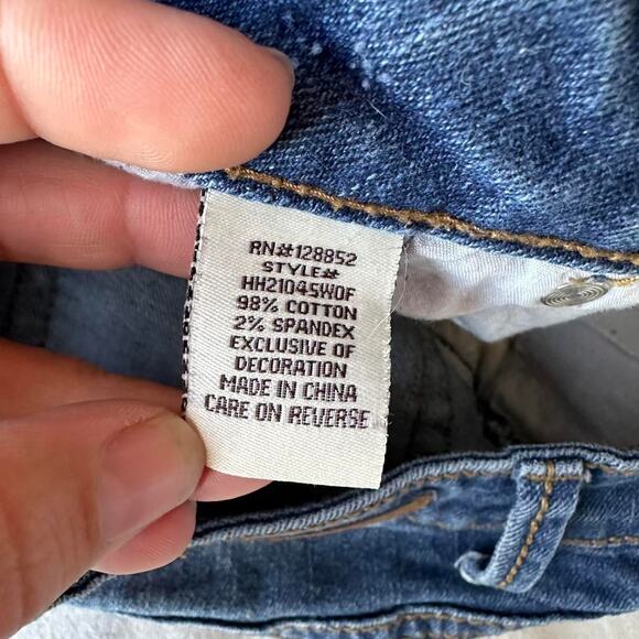 Womens Shorts Size 9 Denim Distressed Western Rodeo Summertime Beach Boho Travel - Picture 8 of 8